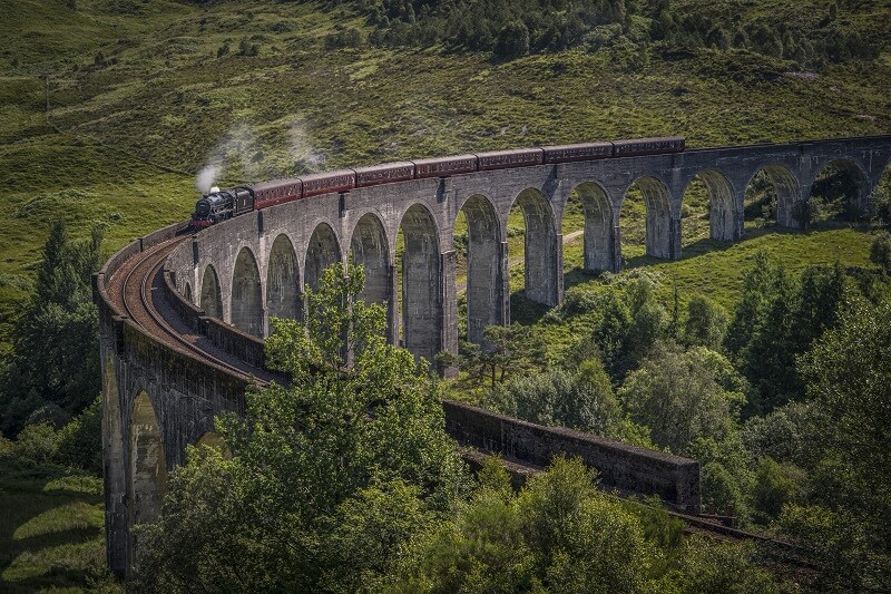 10 Tunggangan Kereta Api Terbaik di Eropah: Mendapatkan Pemandangan Indah