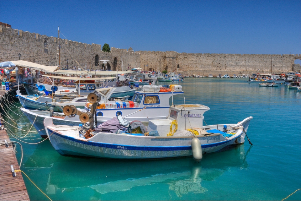 Pelancongan Yunani melonjak ke tahap rekod pada awal 2024